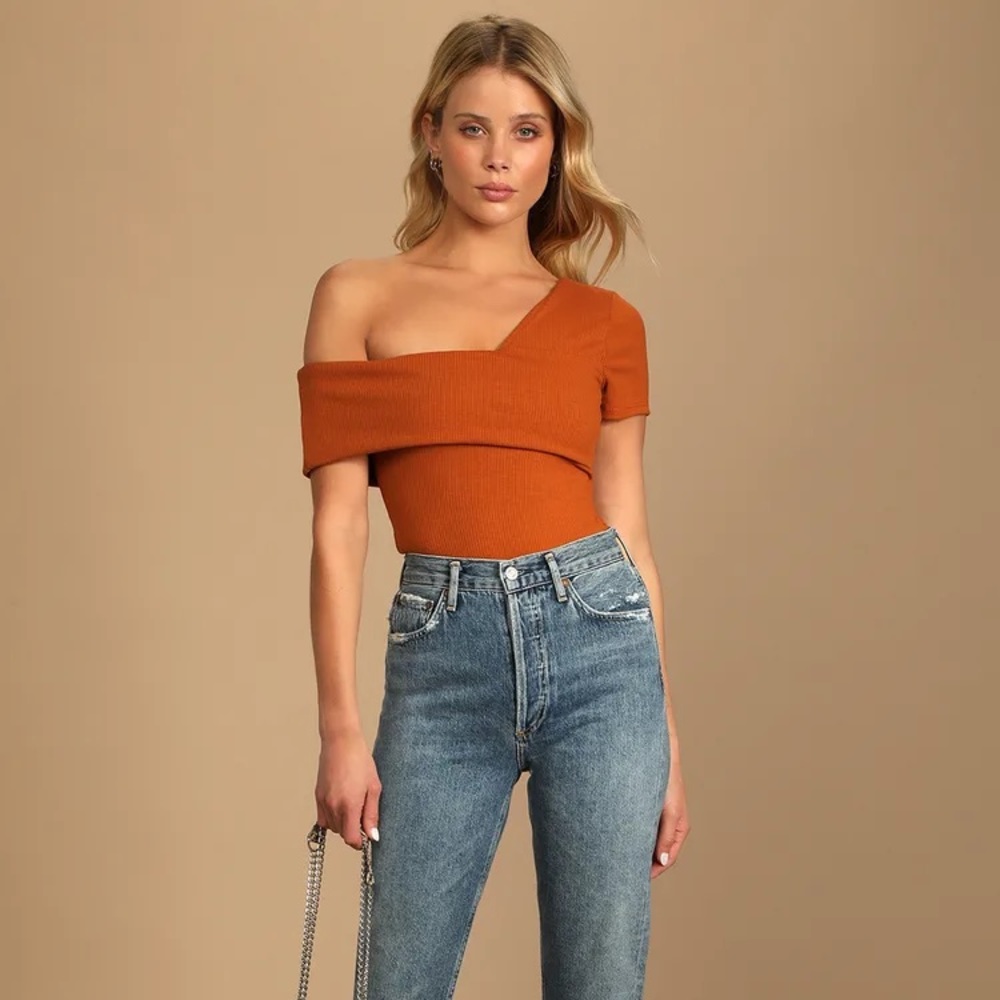 NWT Lulus My Charming Ways Rust Orange Ribbed One Shoulder Bodysuit